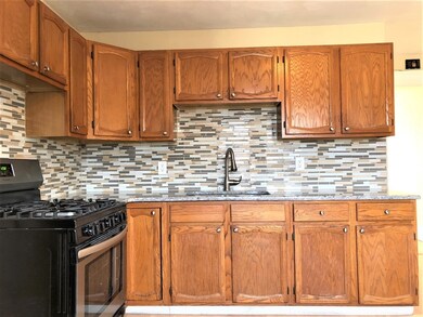 40 Algonquin St unit 2, Chicopee, MA 01013 - photo 4