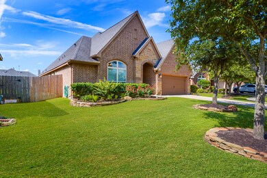 3 car tandem garage.