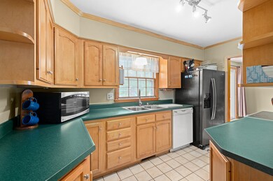 20 Wiggin St, Concord, NH 03301 - photo 4