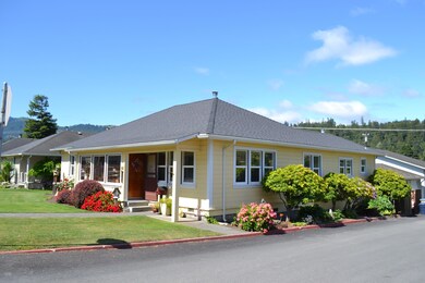 129 Main garden12