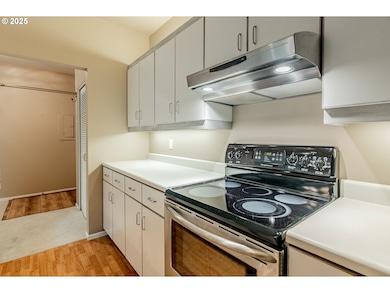 205 S Montgomery St unit 401, Portland, OR 97201 - photo 5