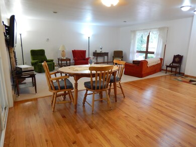 8550 Elm Valley Rd, Three Oaks, MI 49128 - photo 5