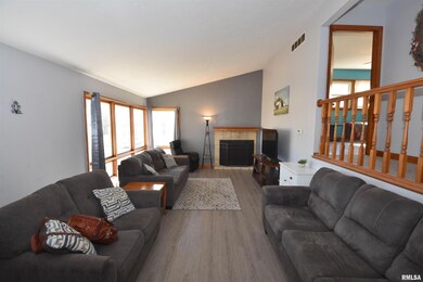 220 Campus View Dr, Lincoln, IL 62656 - photo 7