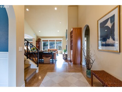 Living Room/Entrance