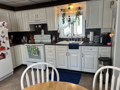 30 Grant St, Taunton, MA 02780 - photo 3