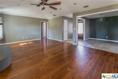 3003 Lois Cir, Copperas Cove, TX 76522 - photo 4