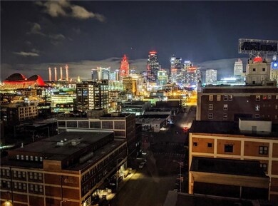 2107 Grand Ave unit 1005, Kansas City, MO 64108 - photo 4