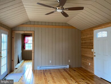 25 Truman St, Berkeley Springs, WV 25411 - photo 6