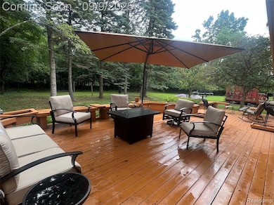 6358 Timberwood S, West Bloomfield, MI 48322 - photo 2