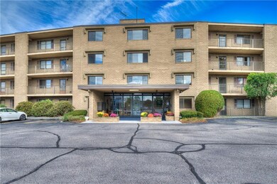 650 E Greenwich Ave unit 304, West Warwick, RI 02893 - photo 3