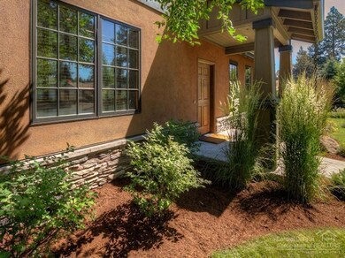 318 SW Mckinley Ave, Bend, OR 97702 - photo 2