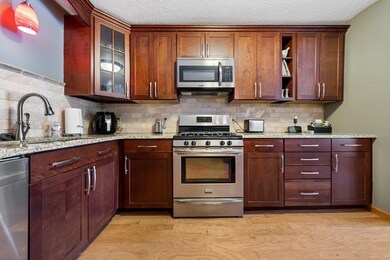 377 Huse Rd unit 2, Manchester, NH 03103 - photo 2