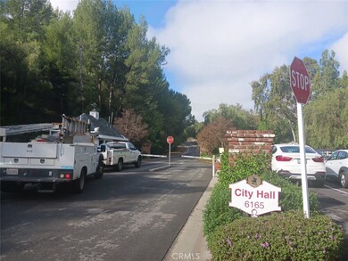 24334 Crestlawn St, Woodland Hills, CA 91367 - photo 4