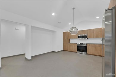 1400 E Hibiscus Ave unit B, McAllen, TX 78501 - photo 6