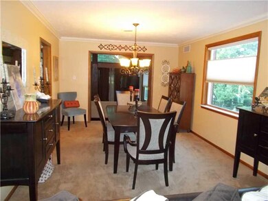 Dining Room. Great dining area with ample space fo