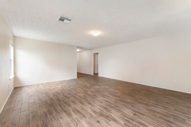 16779 Fallen Timbers Dr, Conroe, TX 77385 - photo 6