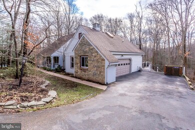 5318 Black Oak Dr, Fairfax, VA 22032 - photo 2