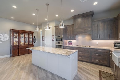 30-web-or-mls-1437 Colbey Loop-031