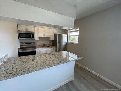 661 Hernando St unit 9, Fort Pierce, FL 34949 - photo 4