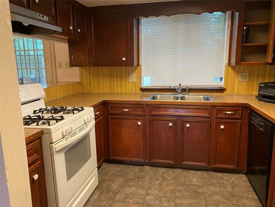 1807 Homebrook Dr, Houston, TX 77038 - photo 5