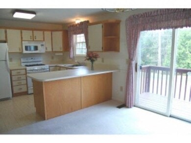 37 Glastonbury Dr unit U105, Nashua, NH 03063 - photo 6