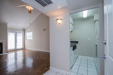 1420 Hawthorne St unit 15, Houston, TX 77006 - photo 3
