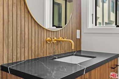 14535 Killion St, Sherman Oaks, CA 91411 - photo 6