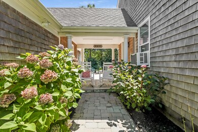 005-photo-front-view-8529794