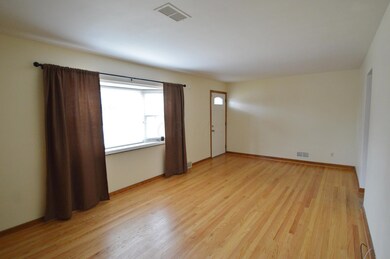 119 Fallis Rd
