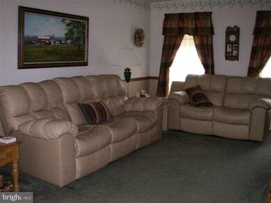 110 Bachtell Cir, Smithsburg, MD 21783 - photo 5