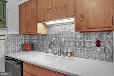 2244 Ochre St, Reading, PA 19606 - photo 5