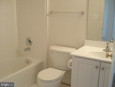 16410 Steerage Cir, Woodbridge, VA 22191 - photo 5