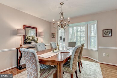 9711 Walthorne Ct, Burke, VA 22015 - photo 5