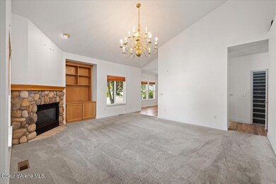 06-Entry & Living Room