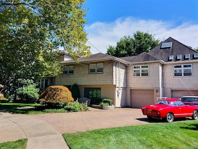 467 Susan Ct, West Hempstead, NY 11552 - photo 2