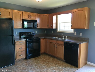 15423 Camden Dr, Greencastle, PA 17225 - photo 7