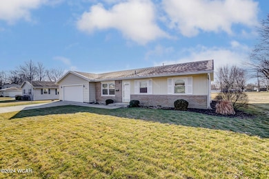 203 Stinebaugh Dr, Wapakoneta, OH 45895 - photo 2