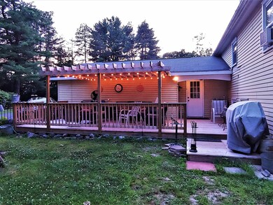 28 Chapel Ln, Glenmont, NY 12077 - photo 4