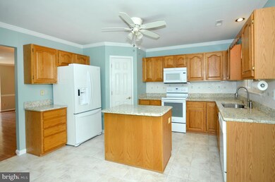 1030 Hidden Moss Dr, Cockeysville, MD 21030 - photo 4