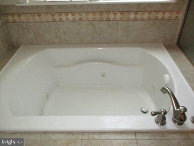 7706 Abrams Ln, Glen Burnie, MD 21060 - photo 4