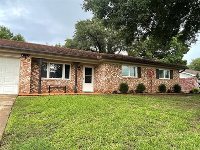 220 Cooper Dr, Hurst, TX 76053 - photo 5