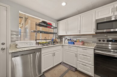 13175 Clarewood Dr, Houston, TX 77072 - photo 5