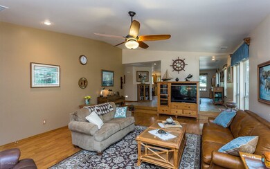 006_Living Room