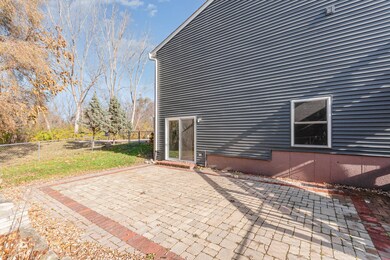 135 Lotus Dr, Lakemoor, IL 60051 - photo 2