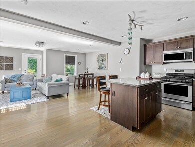 60 Streamview Dr, Cumberland, RI 02864 - photo 2