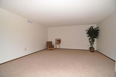 10526 W Wheatridge Dr, Sun City, AZ 85373 - photo 7