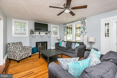 801 Woodsdale Rd, Catonsville, MD 21228 - photo 3