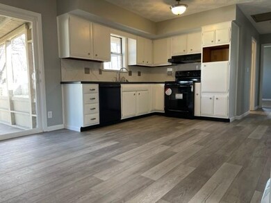 5532 E Karlsway Dr, Columbus, IN 47201 - photo 4