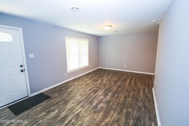 109 Arnold Rd, Jacksonville, NC 28546 - photo 6