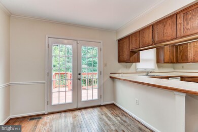 9367 Breamore Ct, Laurel, MD 20723 - photo 6